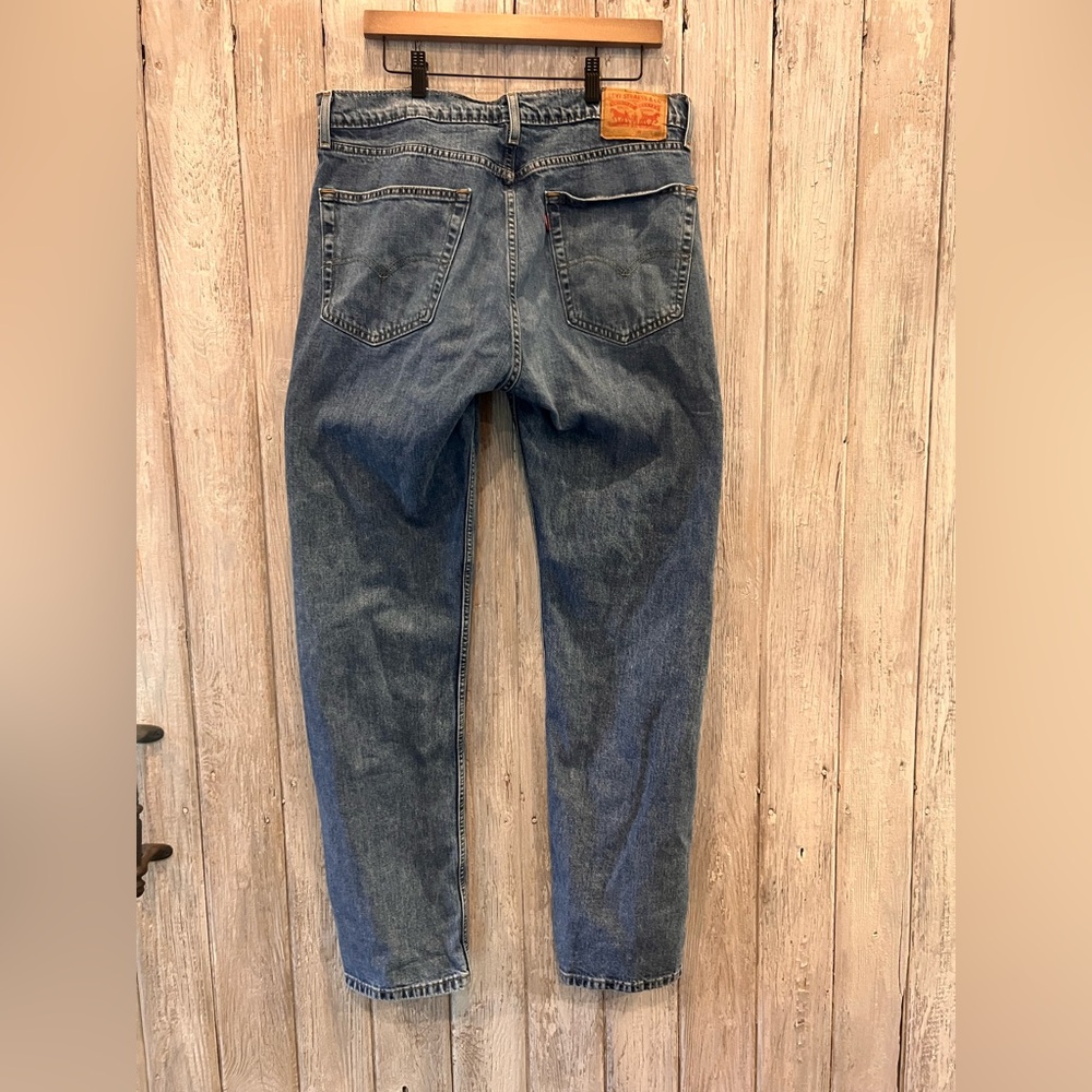 Levi’s Classic Blue Denim Jeans - Picture 2 of 8